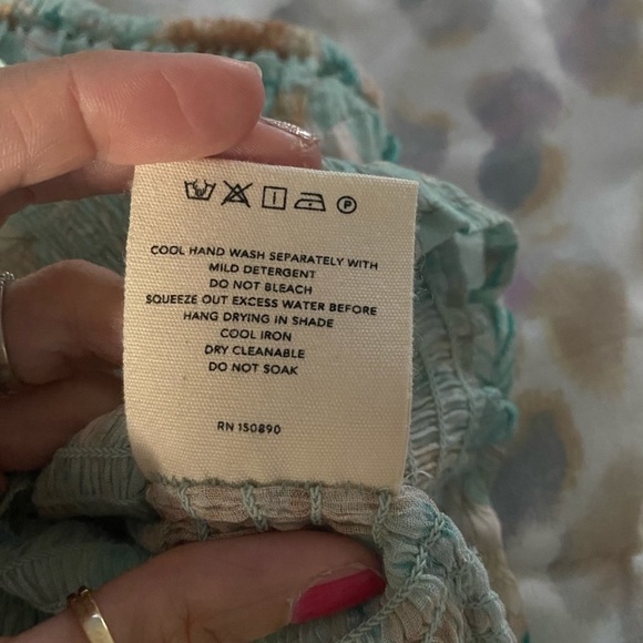 Spell Seashell Top - Picture 2 of 4